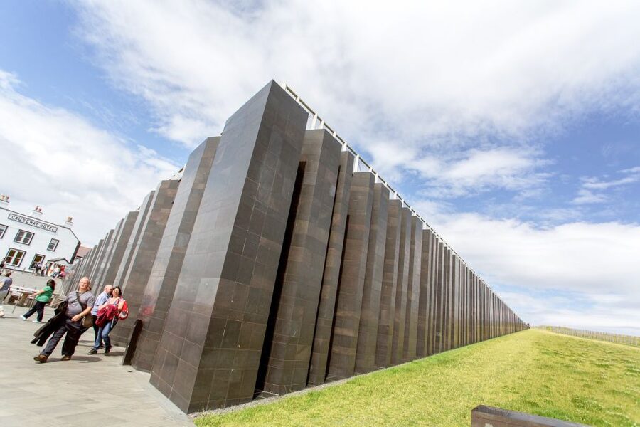 From Dublin: Giant's Causeway, Dark Hedge & Belfast Tour - Driver-guide style: the difference between a trip and a day that feels worth it
