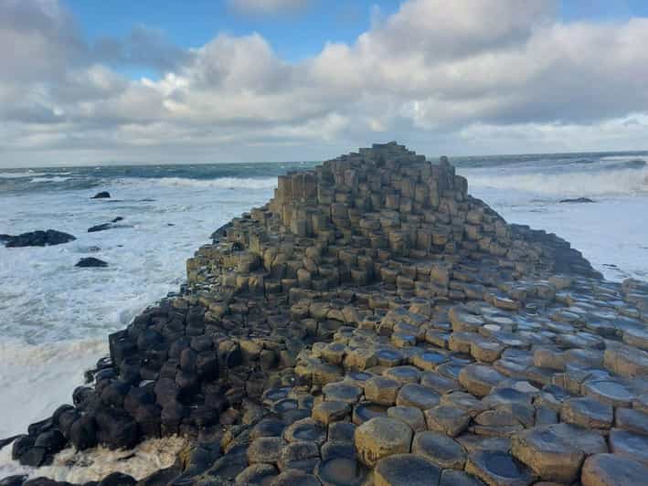 From Dublin: Giants Causeway Private Tour - A private day from Dublin: Belfast first, then the Causeway Coast