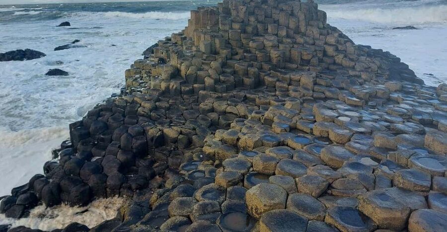 From Dublin: Giants Causeway Private Tour - Belfast’s Peace Wall and murals: context before the coast
