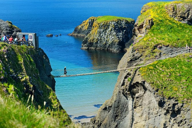 Giant's Causeway Custom Tailored Award Winning Private Tour. - Door-to-door comfort with Liberty Irish Tours