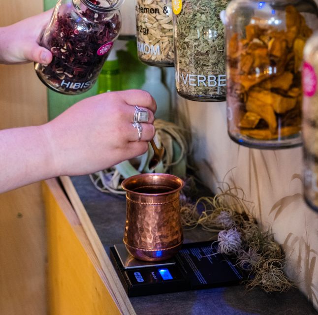 Gin School, distill you own gin, cocktails, tastings, food - Stillgarden Distillery in Dublin 8: what you’re walking into