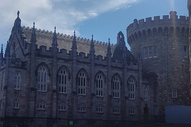 Historical Walking Tour of Dublin - Stop 3: Dublin Castle and the civic center during the rebellion