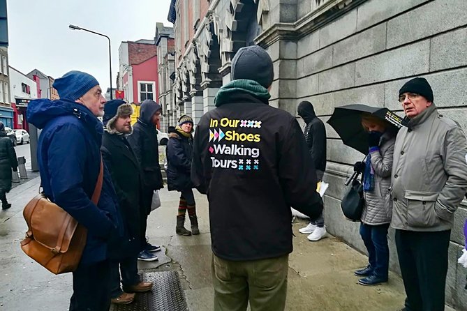 In Our Shoes Dublin Walking Tour - Where to meet and how to find the group near the Liffey