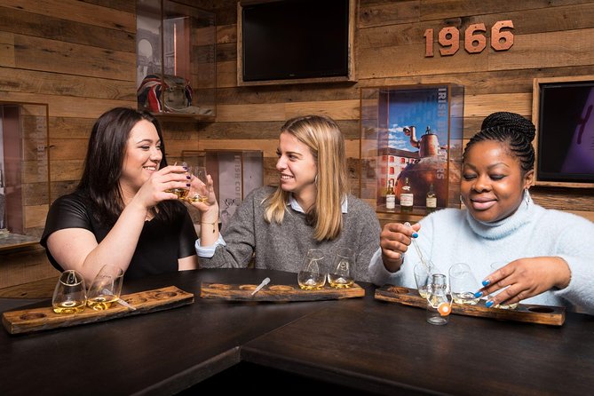 Irish Whiskey Museum: Whiskey Blending Experience - Four whiskey samples plus a Master Blender: tasting for real differences