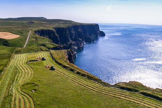 Luxury Private Day Tour to the Cliffs of Moher - Private, 6-Person Day Trip: How Luxury Works on a 10–12 Hour Road