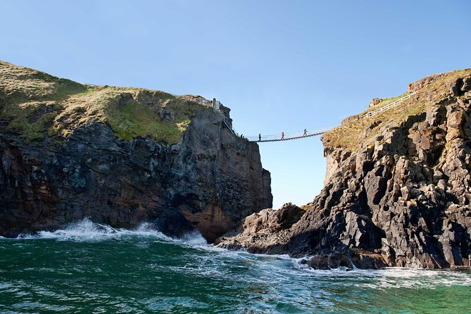 Northern Ireland Including Giant's Causeway Rail Tour from Dublin - Belfast transfer and the return to Dublin after dark