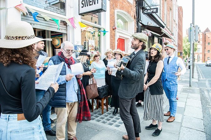 Poetry and Music Stroll Dublin - What to bring (and what to wear) for Dublin weather