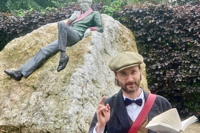 Poetry and Music Stroll Dublin - The walk to Oscar Wilde’s statue in Merrion Square
