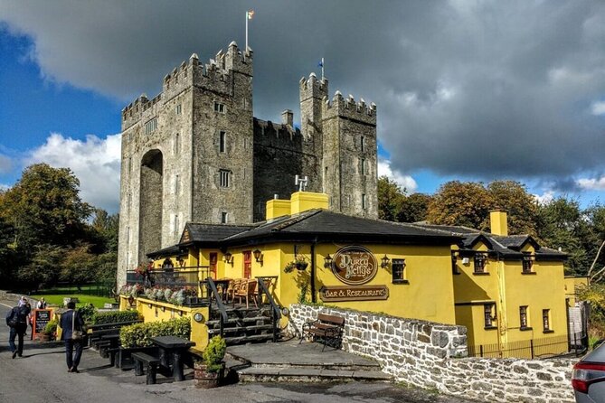 Private Cliffs of Moher Tour Small Group from Dublin, Ireland - Stop 2: Bunratty Castle and Folk Park—quick photos, easy wandering