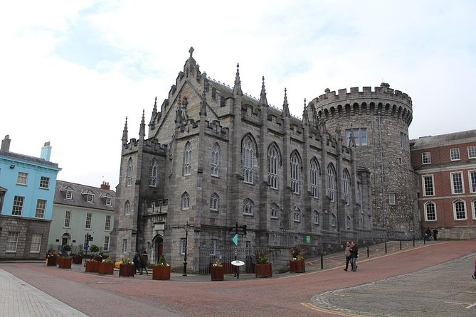 PRIVATE Dublin Kickstart Tour With a Local PRIVATE Guide - Temple Bar: More Than a Photo Street