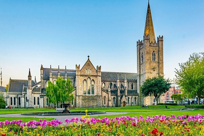 Private Transfer: Dublin to Dublin Airport DUB in Business Car - Meet Your Driver With a Name Tag (and Real Help With Luggage)