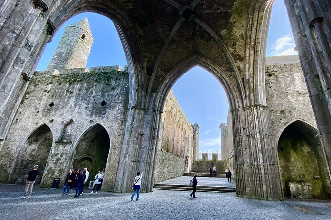 Rock of Cashel Cahir Castle Private Day Tour from Dublin w/picnic - Key highlights you’ll feel on the day