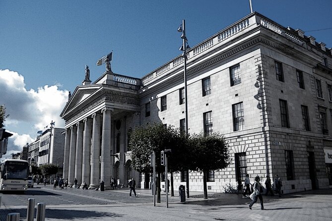 Self-Guided Scavenger Hunt: Dublin Adventure - O’Connell Street’s Spire: Modern Dublin as Your Starting Anchor