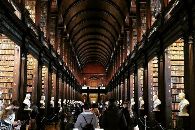 Semi-private tour max 8 pax of Dublin Old Library, Book of Kells - St Patrick’s Cathedral Area: Clover Legend, Celtic Christianity, and Guinness Ties