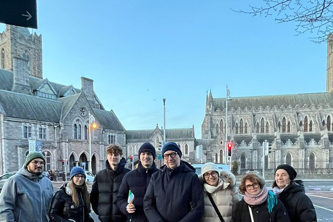 Semi-private tour max 8 pax of Dublin Old Library, Book of Kells - Temple Bar and the Dublin Castle Area: Learning the City’s Layout on Foot