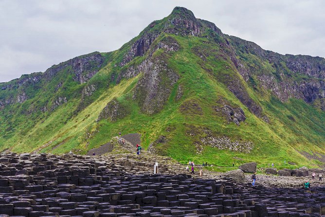 Spanish Belfast And Giants Causeway Tour - A well-paced mix: UNESCO nature plus Belfast highlights