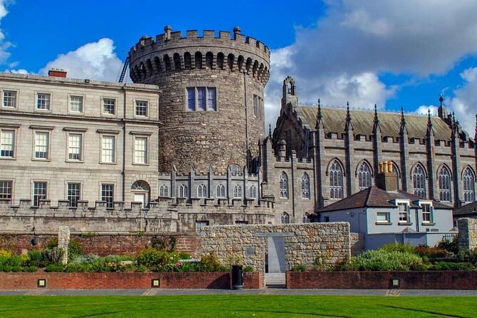 St Patrick's Cathedral, Book of Kells and Dublin Castle Tour - Trinity College Shop Timing: A Quick Win Before You Move On