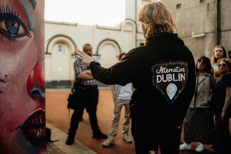 Street Art Walking Tour - Photo stops that actually make sense in 2 hours