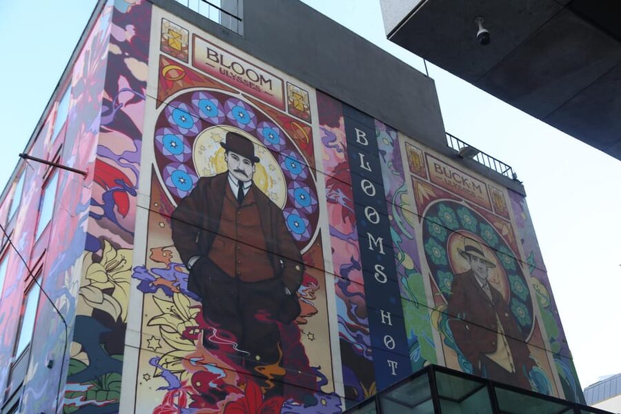 Street Art Walking Tour - Price and value at $17 for a guided street art circuit