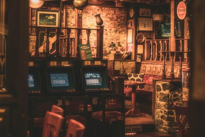 The Black Experience Pub Tour - Trinity College by night: why this “past the landmark” approach fits a pub tour