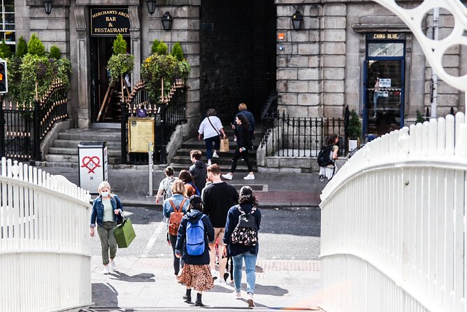 The Dublin True Crime Tour - Stop 3: Molly Malone Statue and Graverobbers/Courtesans