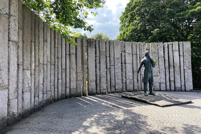 Turtle Bunbury's Dublin: A Self-Guided Audio Tour from a Celebrated Author - Trinity College grounds, Berkeley Library, and the Book of Kells exterior