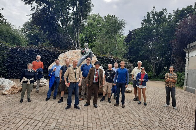 Walking tour in Merrion Square Park with a pint of Guinness Dublin Rogues Tour - The Best Part: Fun, Human Stories (Not Just Dates)