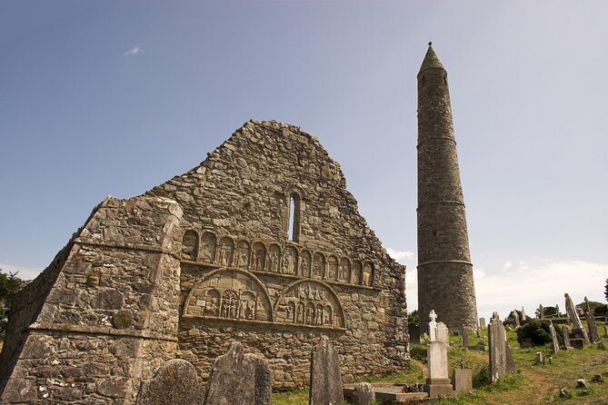 Waterford Crystal and Kilkenny Full-Day Rail Tour from Dublin - Kilkenny on the Clock: Castle, St. Canice’s, and the Medieval Mile