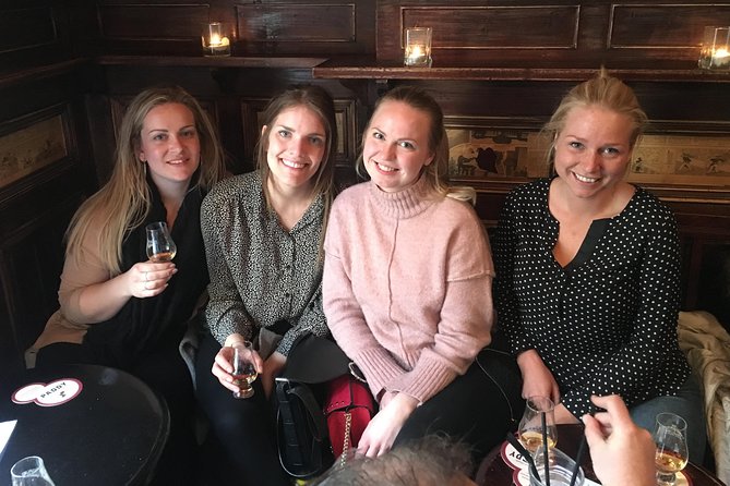 Whiskey Tasting Tour of Dublin - The walking storyline near Trinity College: Irish literary footsteps