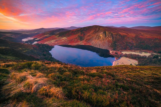 Wicklow tour of Glendalough - Lough Tay (Guinness Lake): The Photo Stop That Makes the Weather Worth It